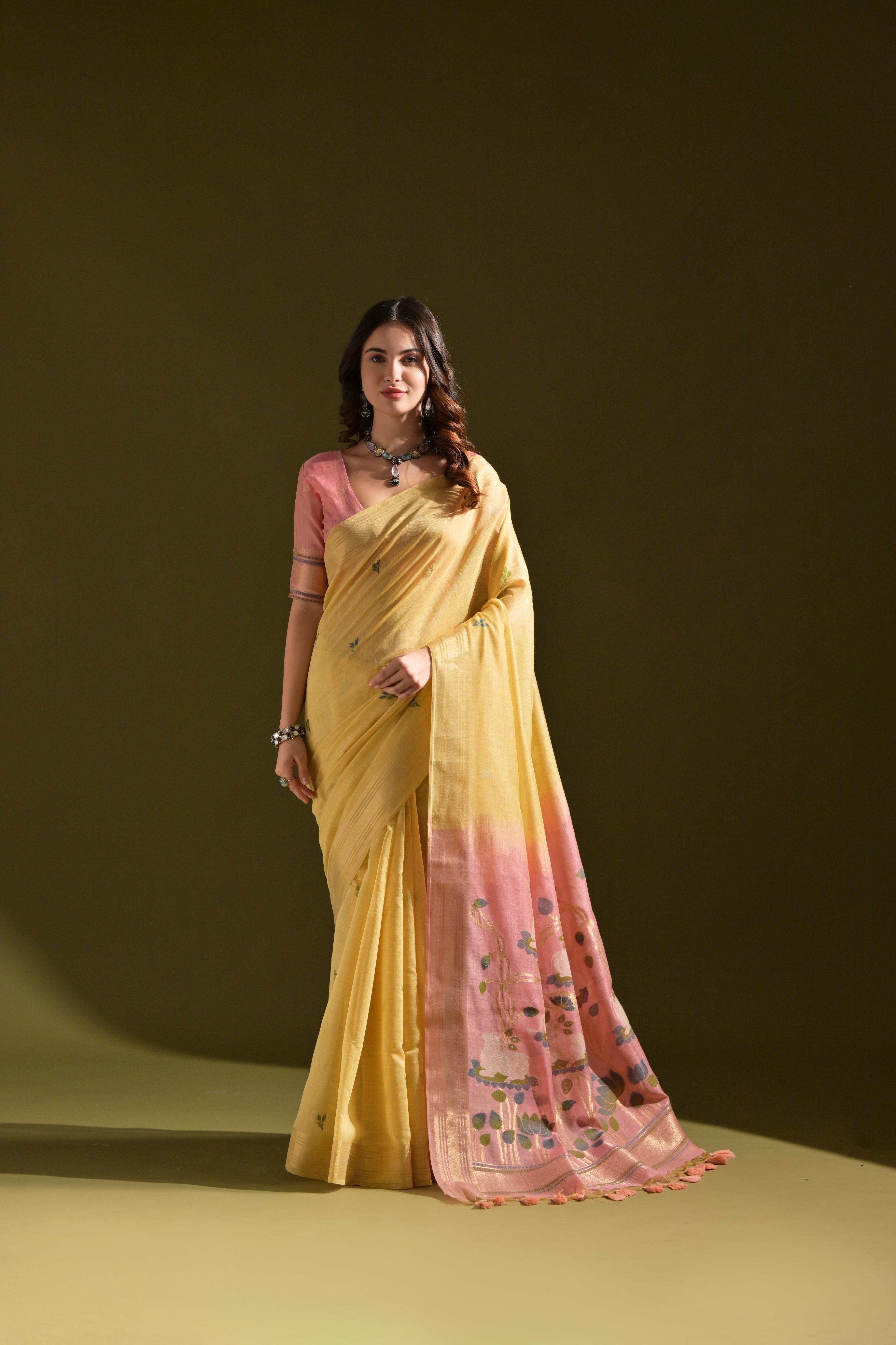 Ruhani -Ethnic motifs woven design saree with woven design border Has zari detail