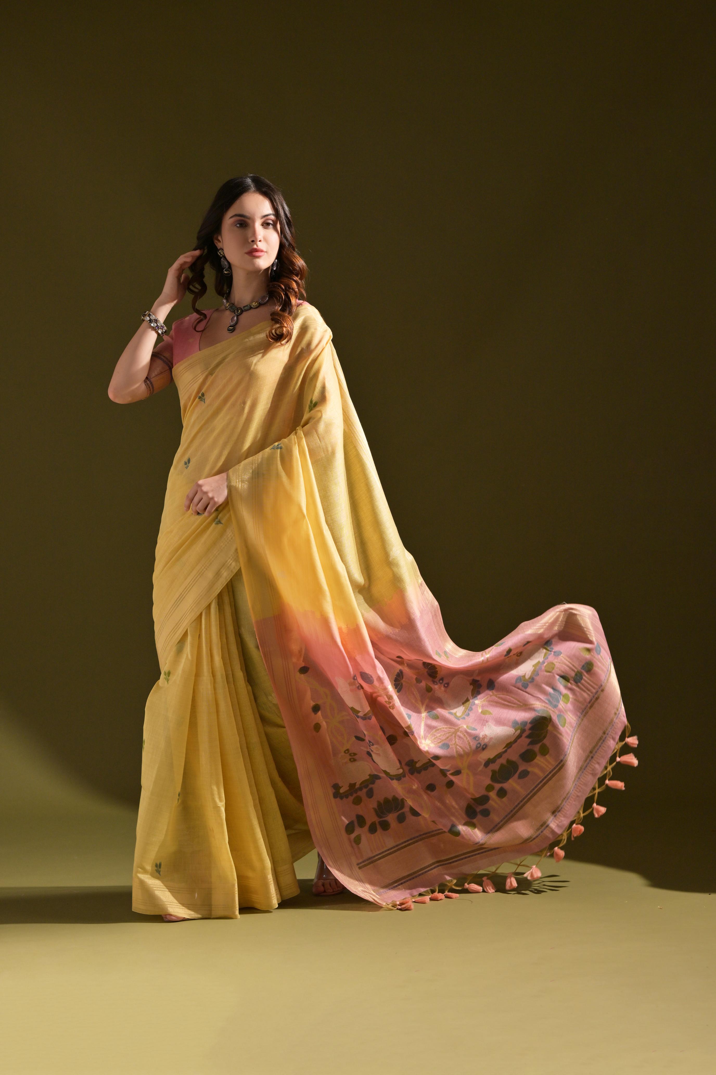 Ruhani -Ethnic motifs woven design saree with woven design border Has zari detail