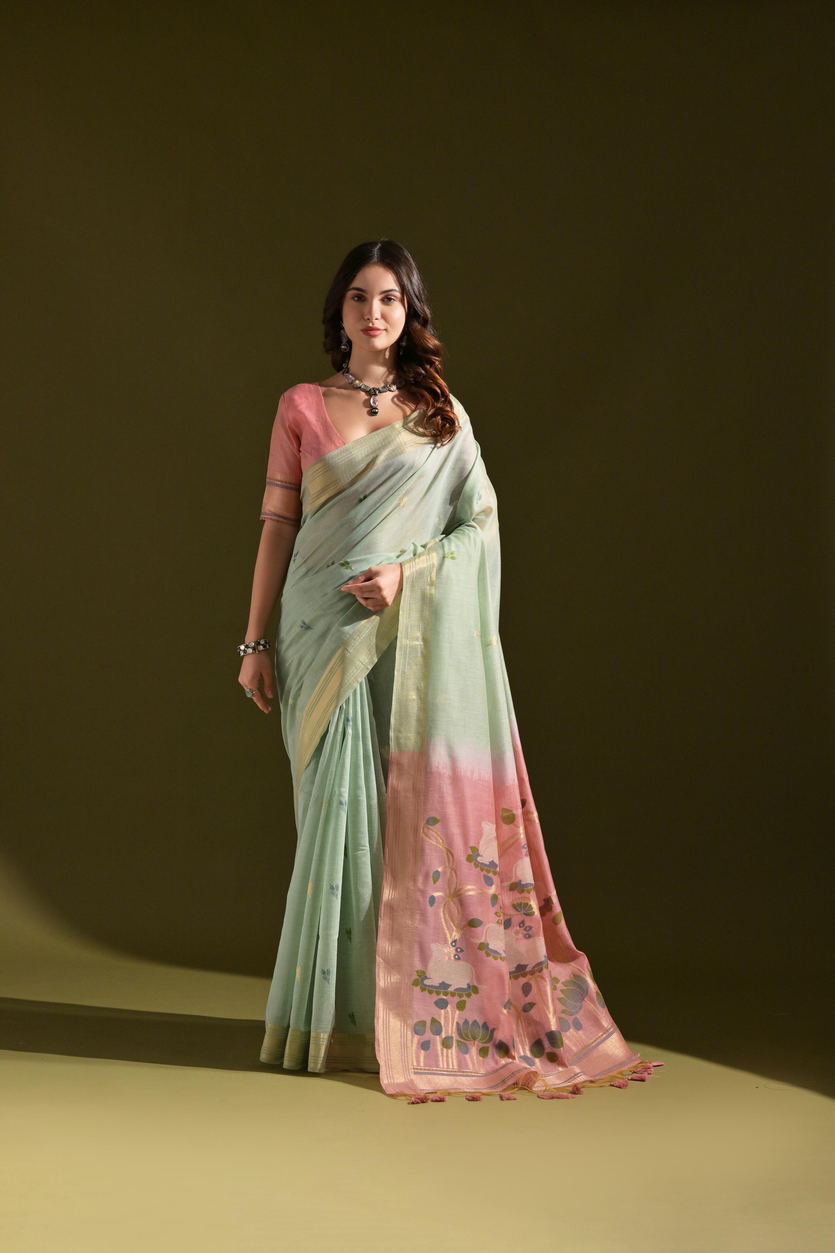 Ruhani -Ethnic motifs woven design saree with woven design border Has zari detail