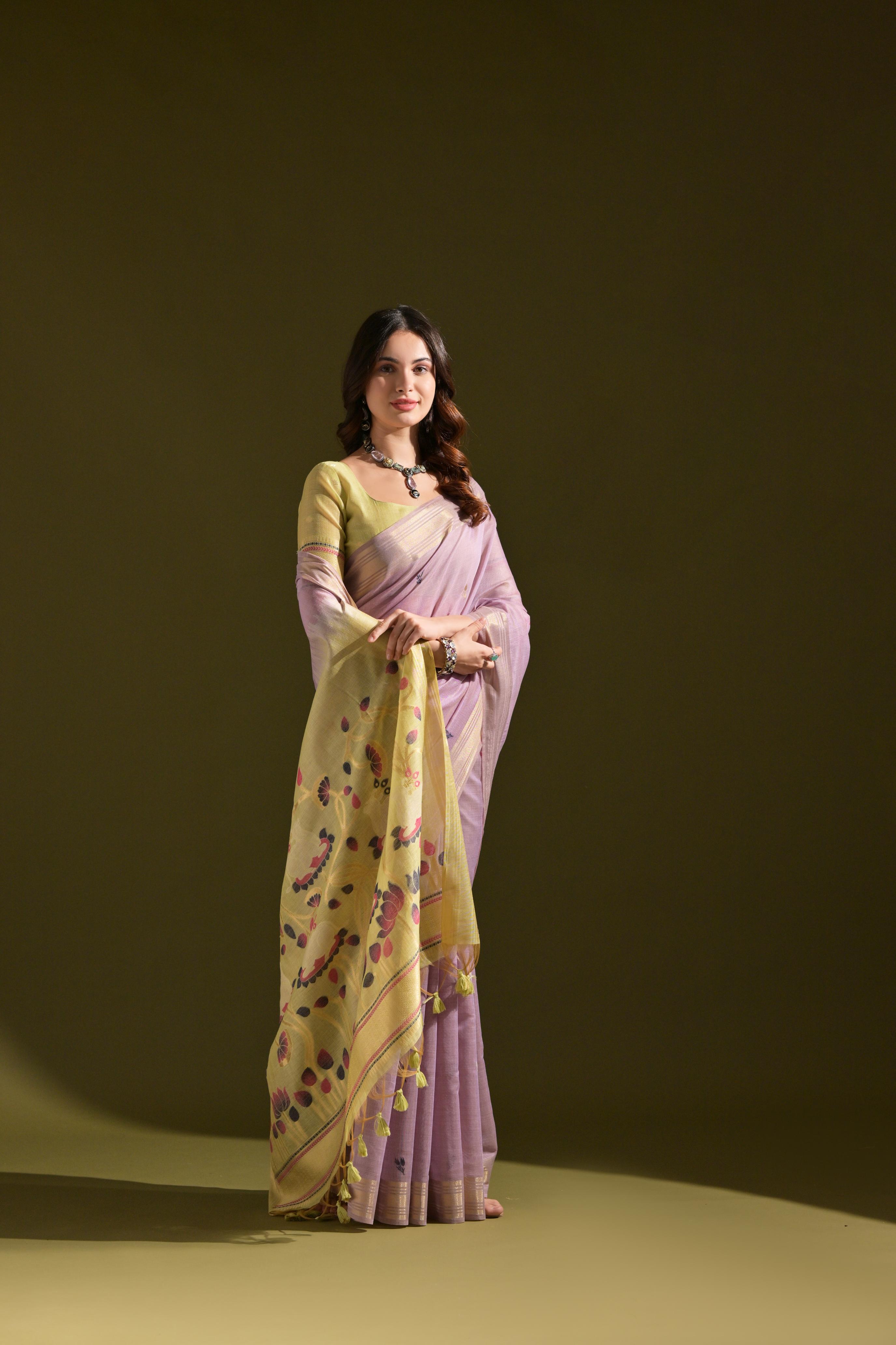 Ruhani -Ethnic motifs woven design saree with woven design border Has zari detail