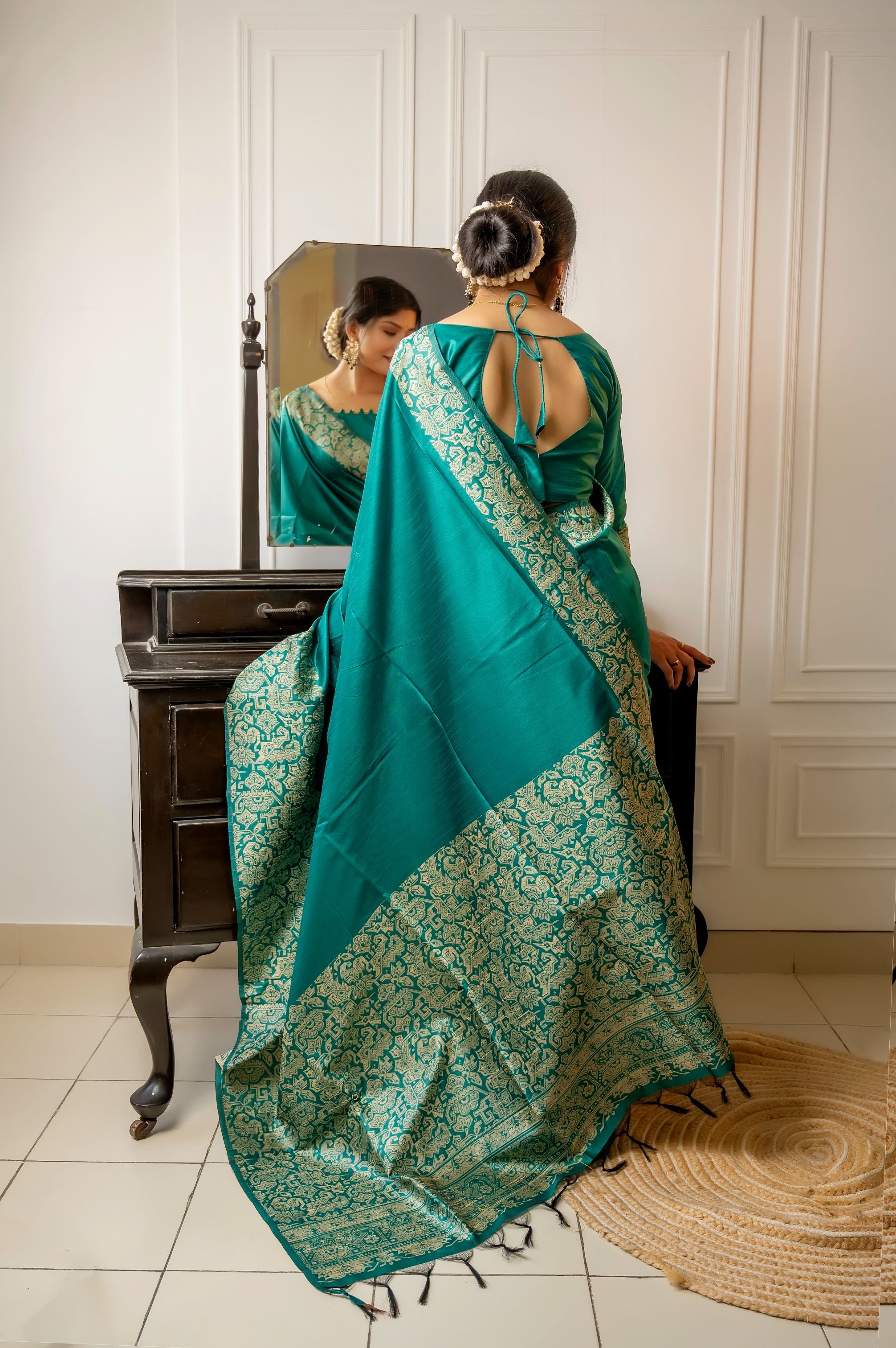 Skon -Royal Saree Heritage, Redefined