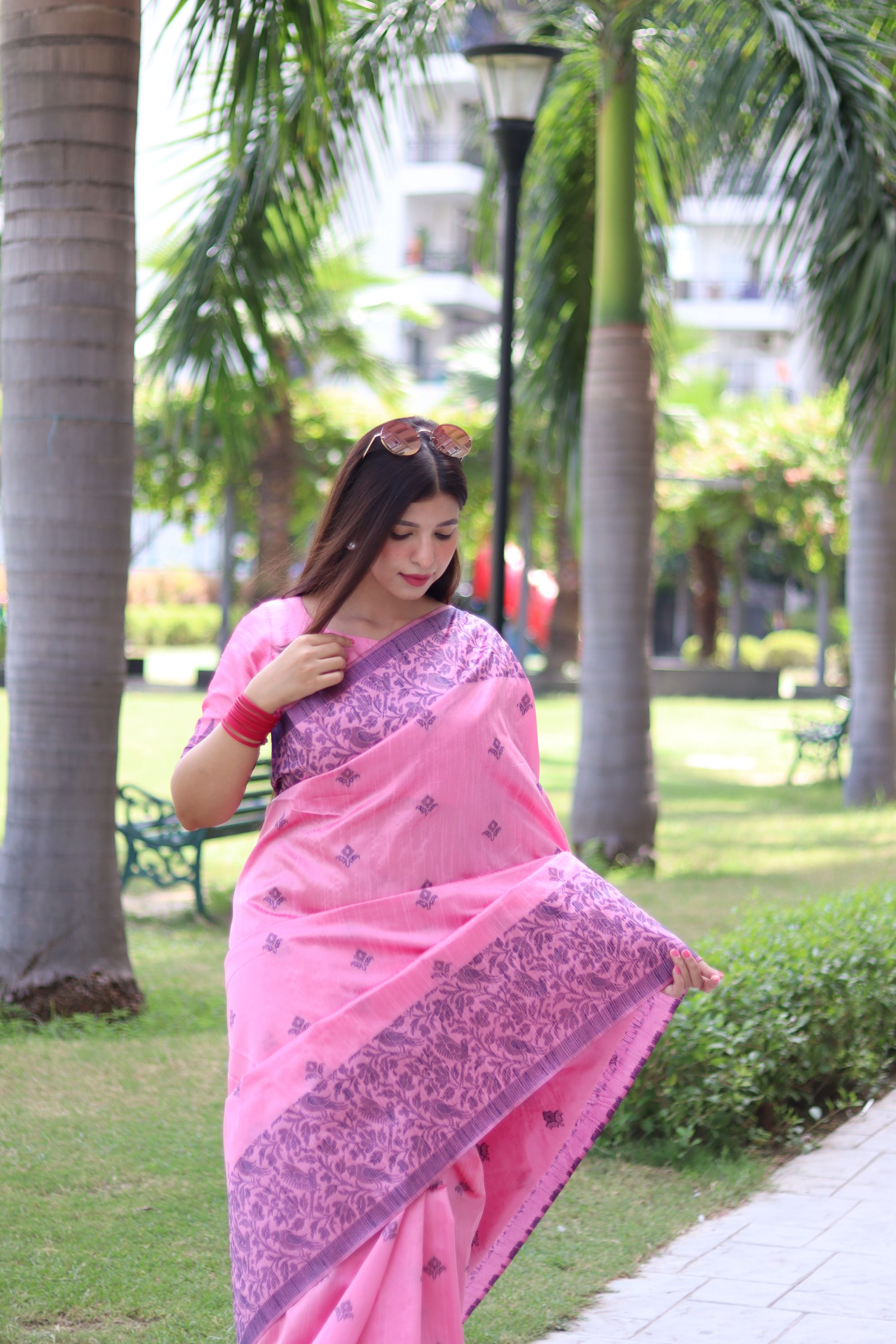 JIYA 1 Queen’s Choice – Rich Handloom Elegance