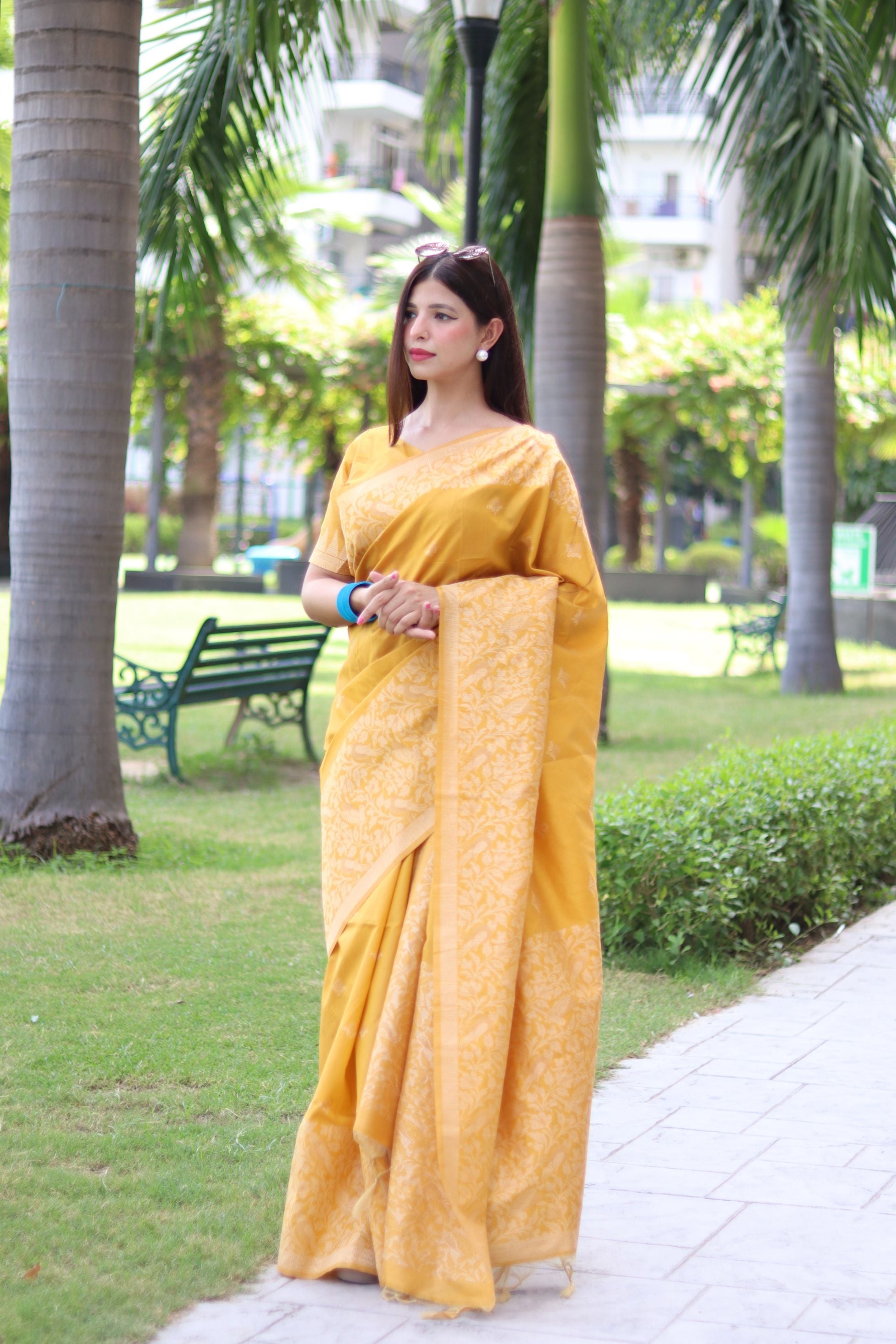 JIYA 1 Queen’s Choice – Rich Handloom Elegance