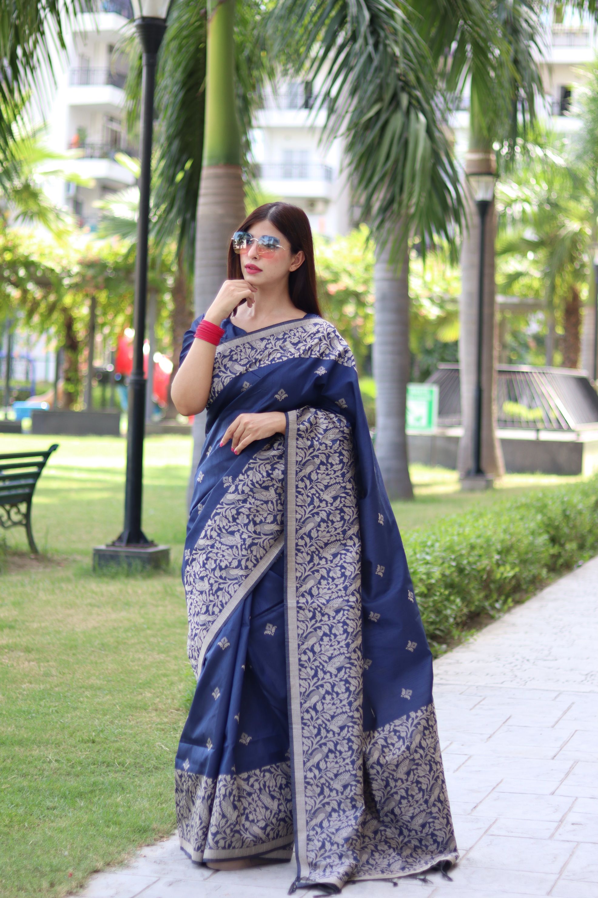 Jiya-2 Queen’s Choice – Rich Handloom Elegance