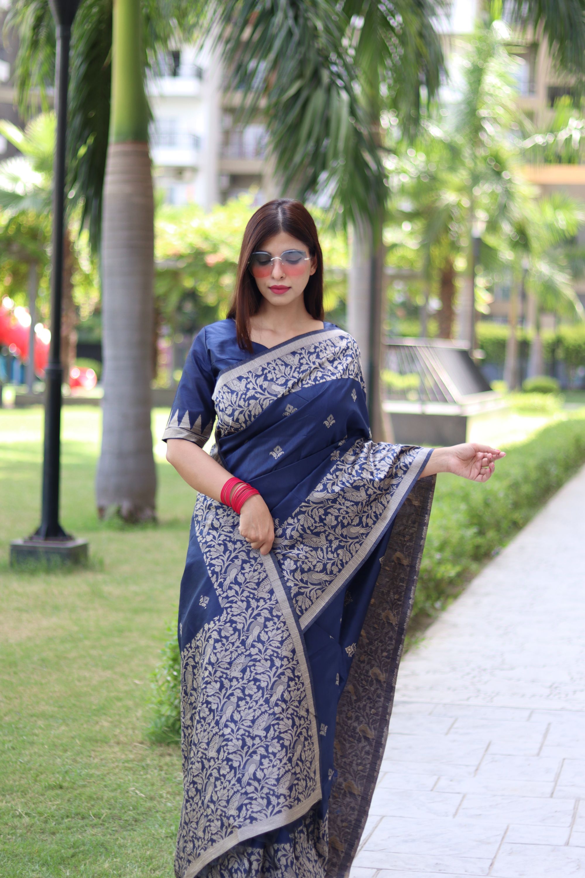 Jiya-2 Queen’s Choice – Rich Handloom Elegance