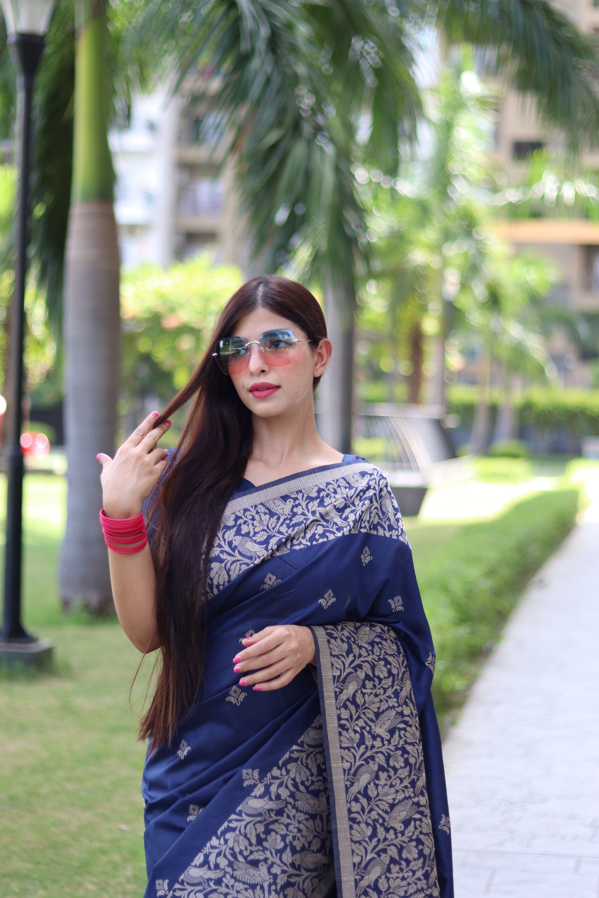 Jiya-2 Queen’s Choice – Rich Handloom Elegance