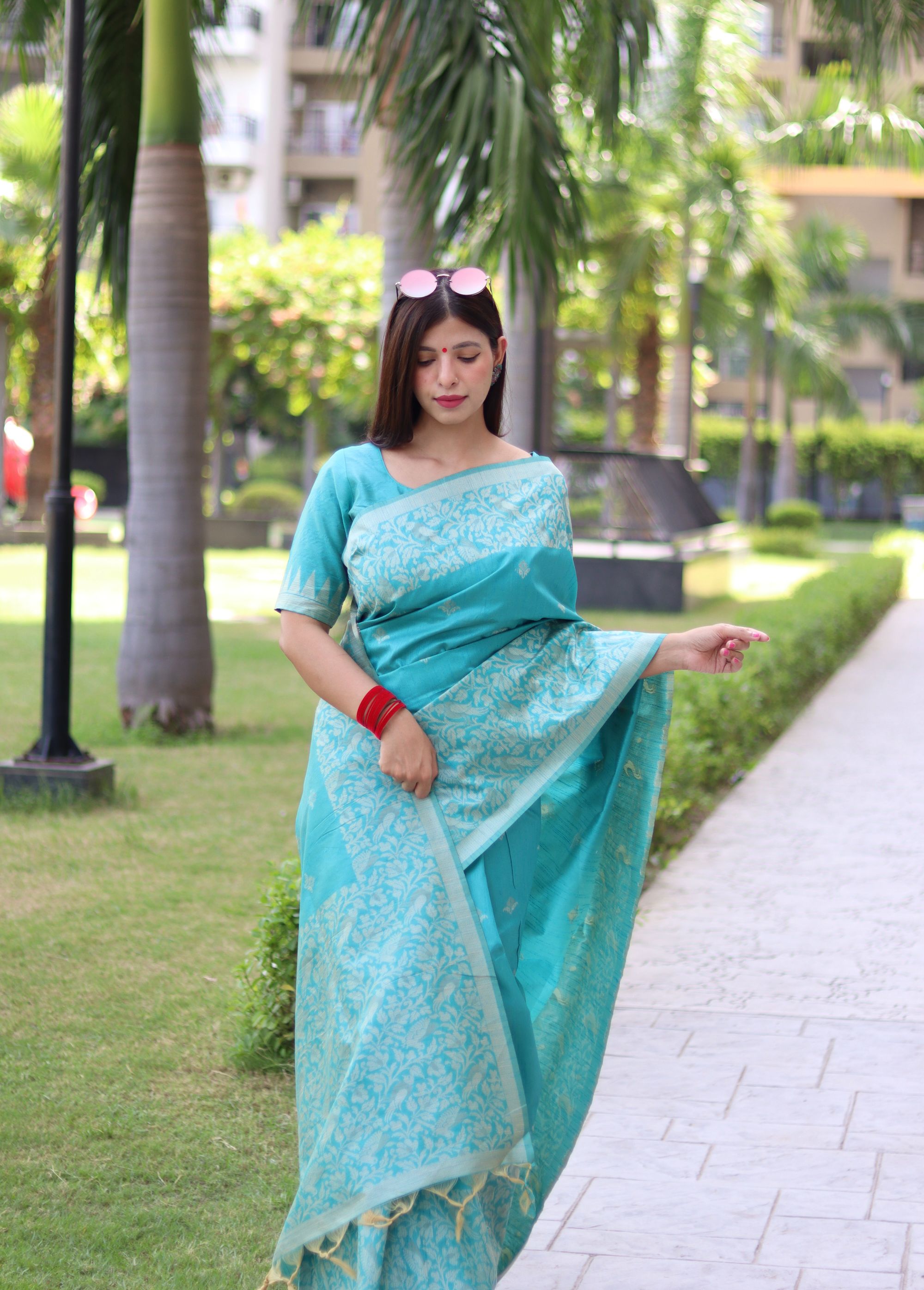 Jiya-2 Queen’s Choice – Rich Handloom Elegance