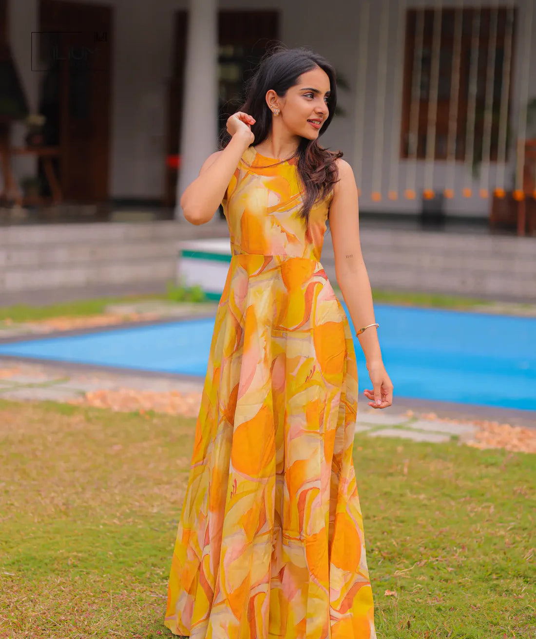 Sunshine - Shimmer Maxi Dress in Sleeveless Style