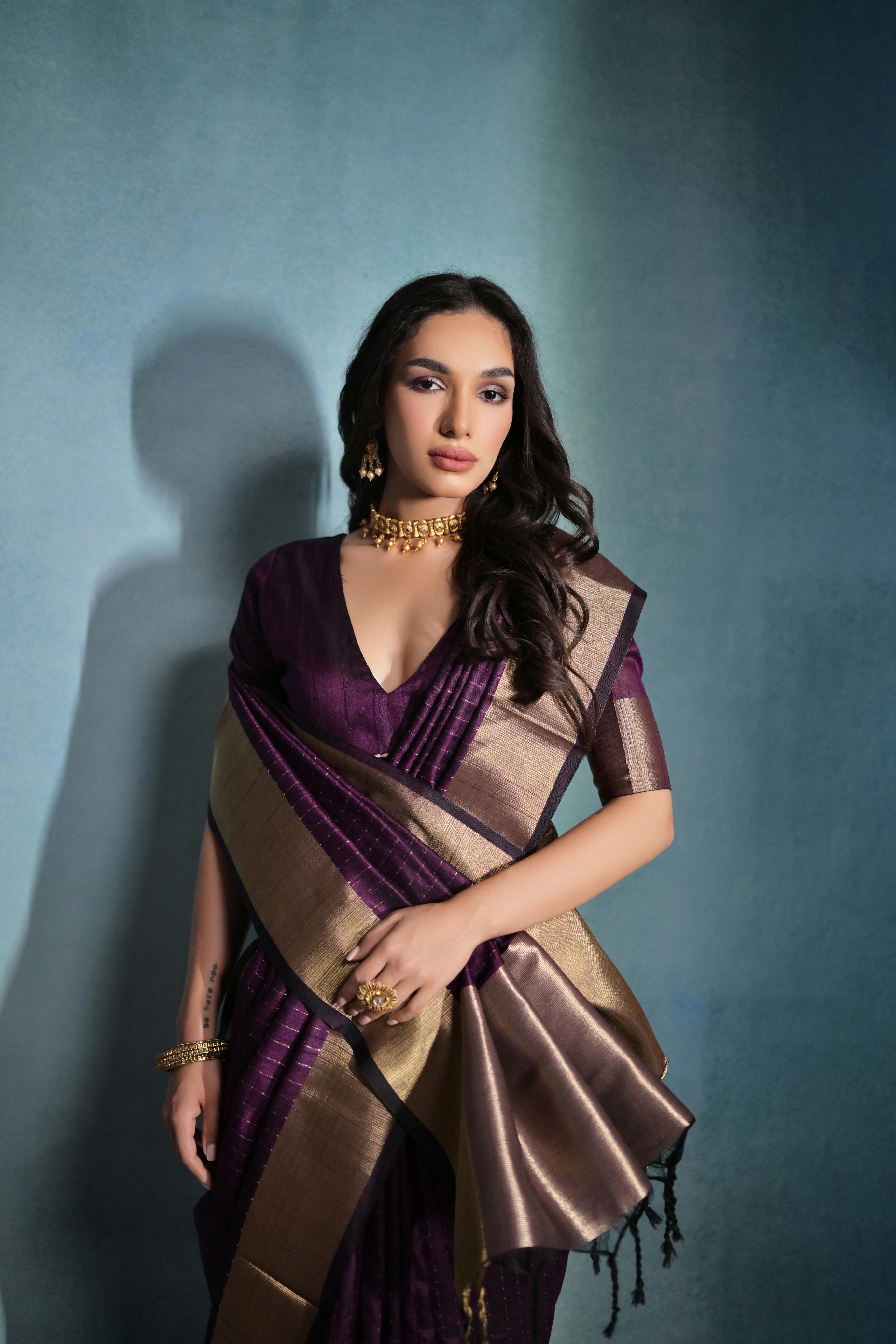 Mori- Emerald Glow – Raw Silk Elegance"