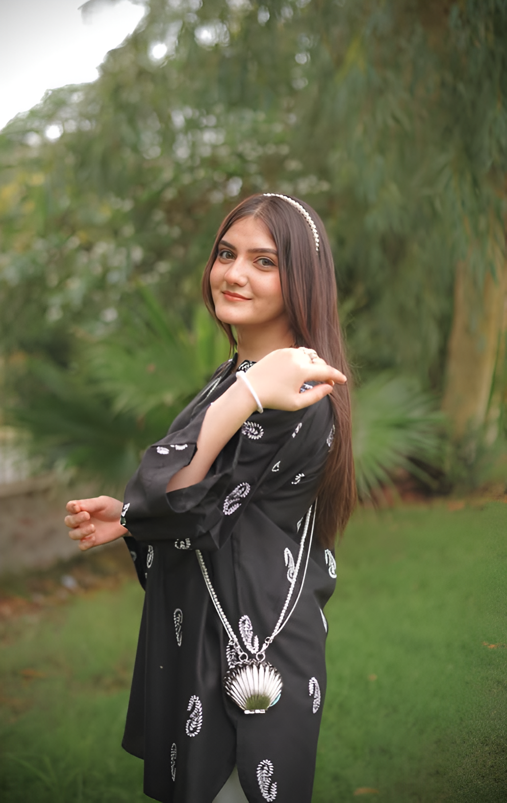 Mirai -Monochrome Muse - Zarah&Sarah