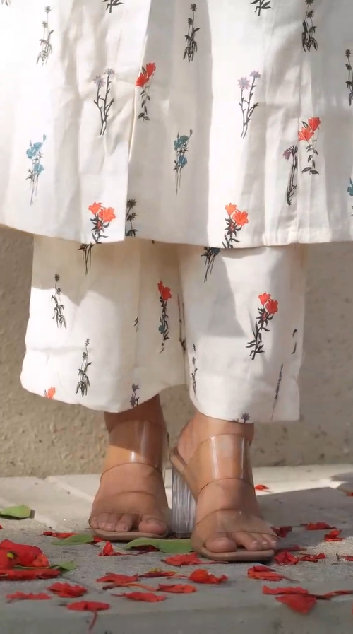 Pakhdi- Whispering Florals. Timeless Style,  Minimal floral prints. Maximum elegance.