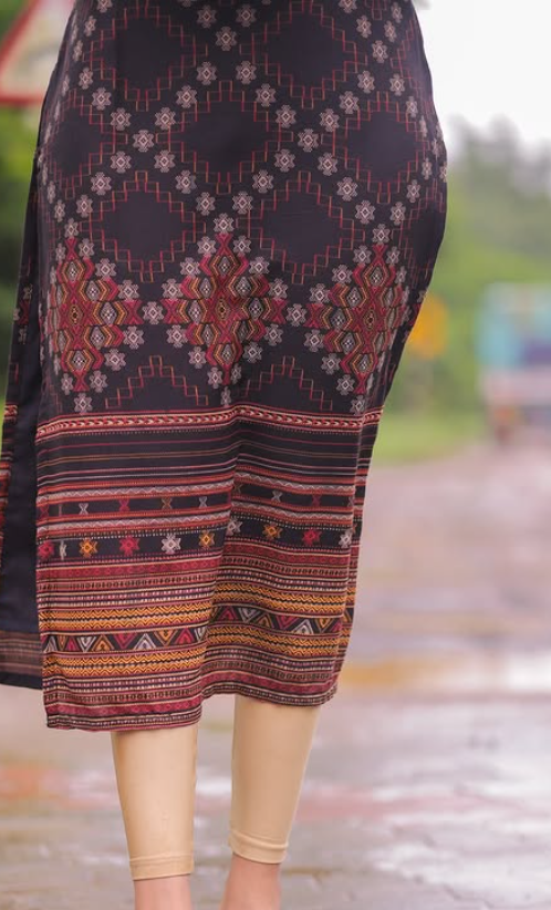 Aru- Garnet Weave Muslin Kurti with 3/4 Sleeves – Casual Chic