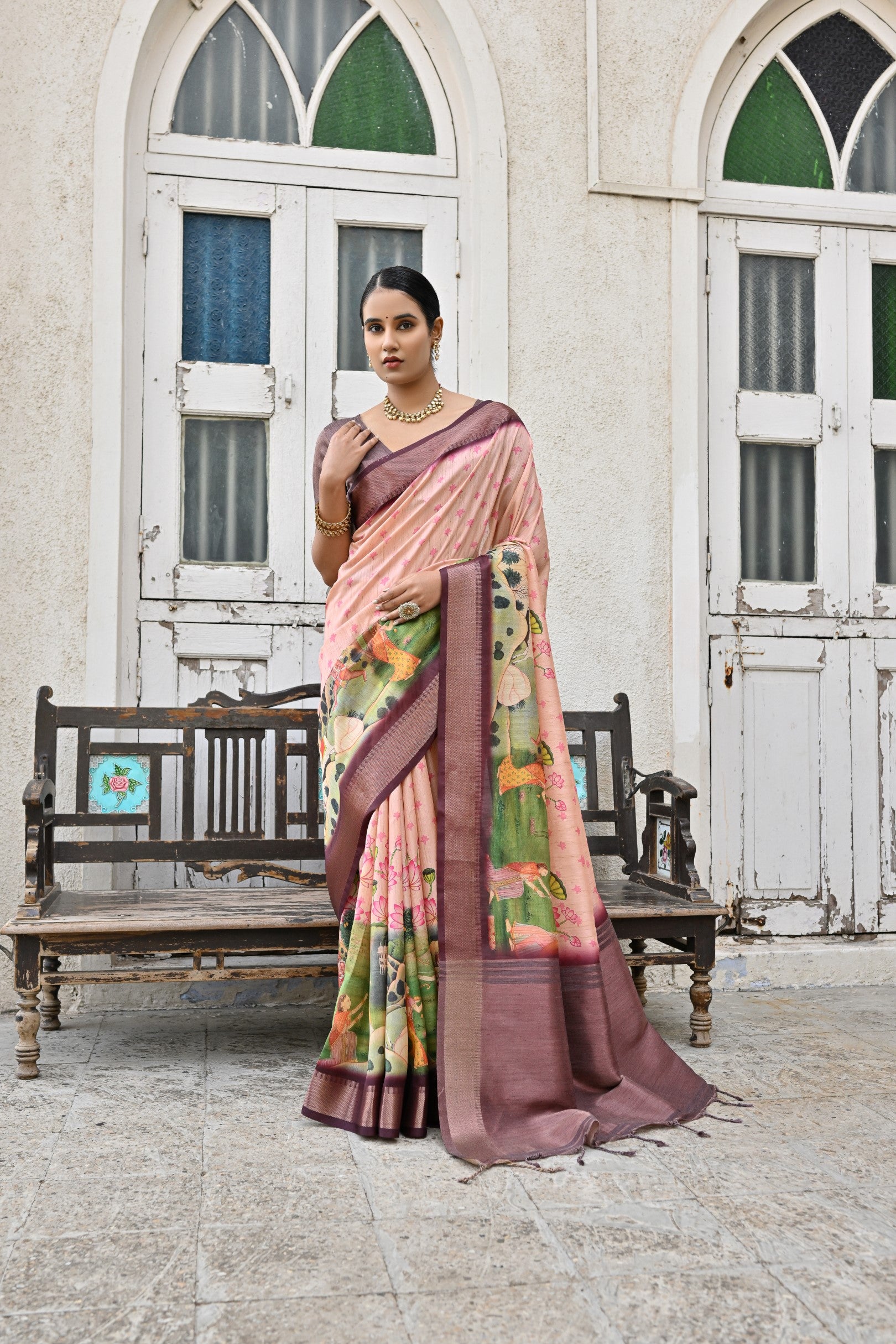 Lusy- Exquisite  Floral Saree