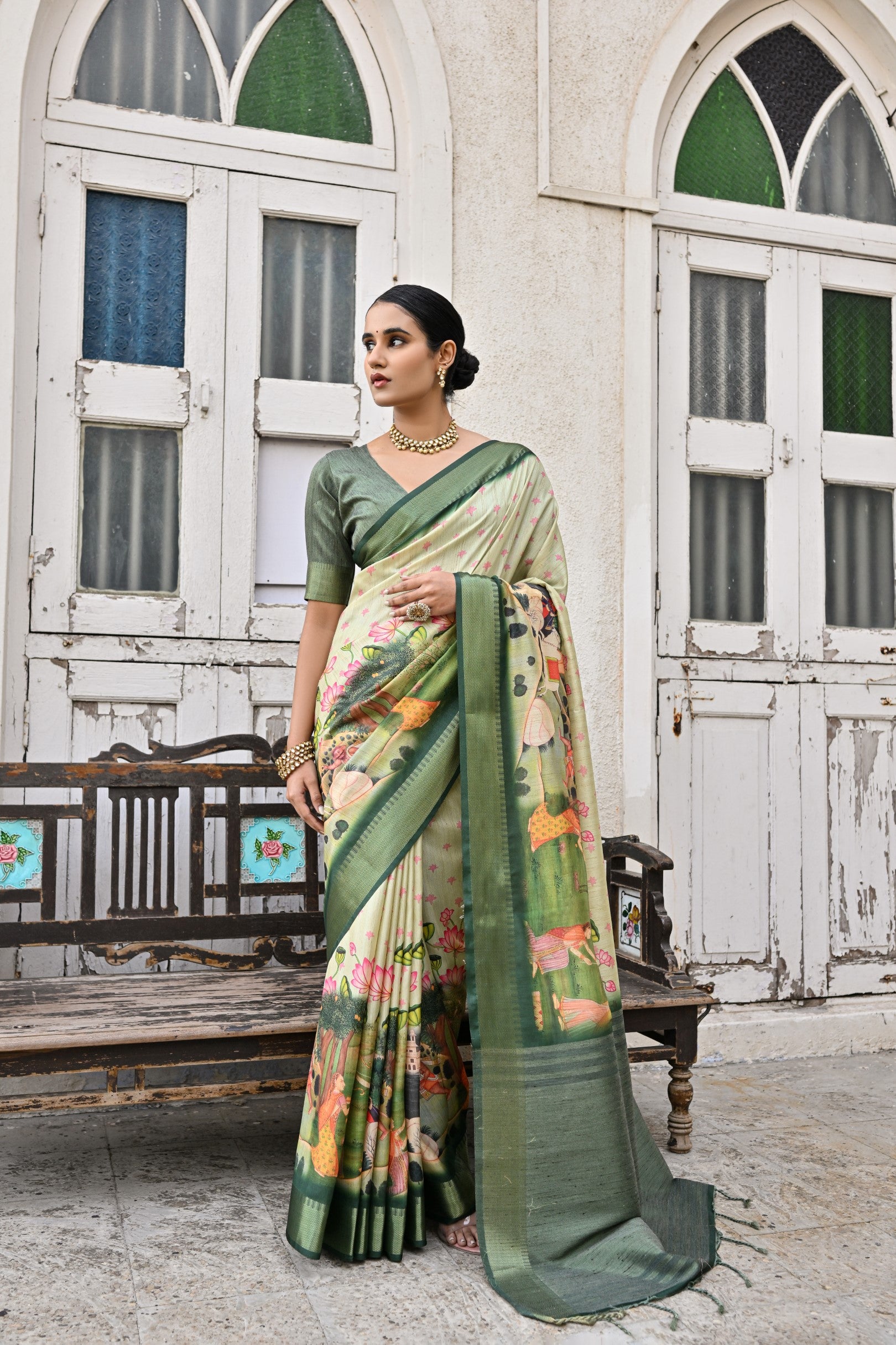 Lusy- Exquisite  Floral Saree