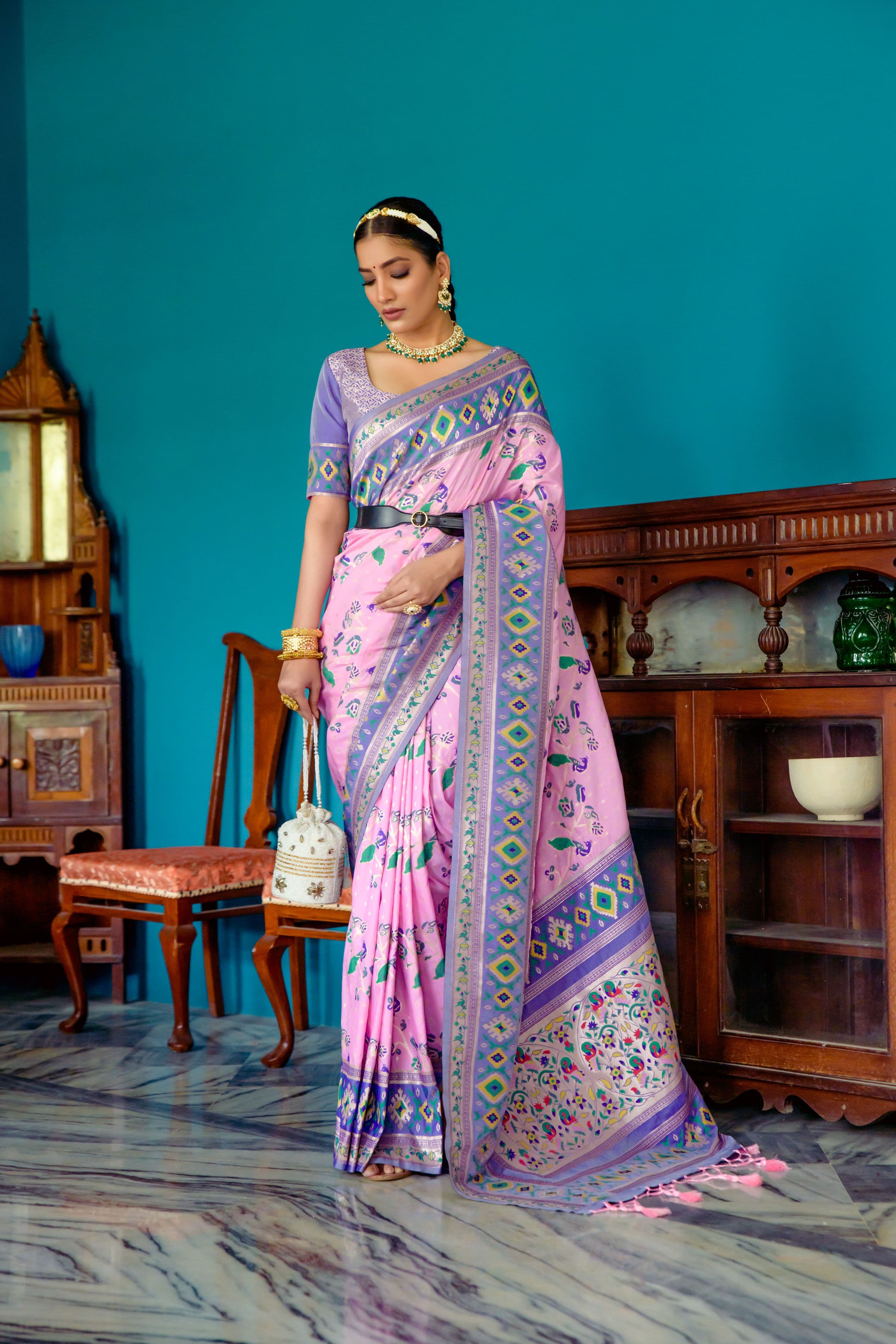 Queen- SUPERHIT DESIGN LAUNCHING IN PAITHANI PATOLA CONCEPT