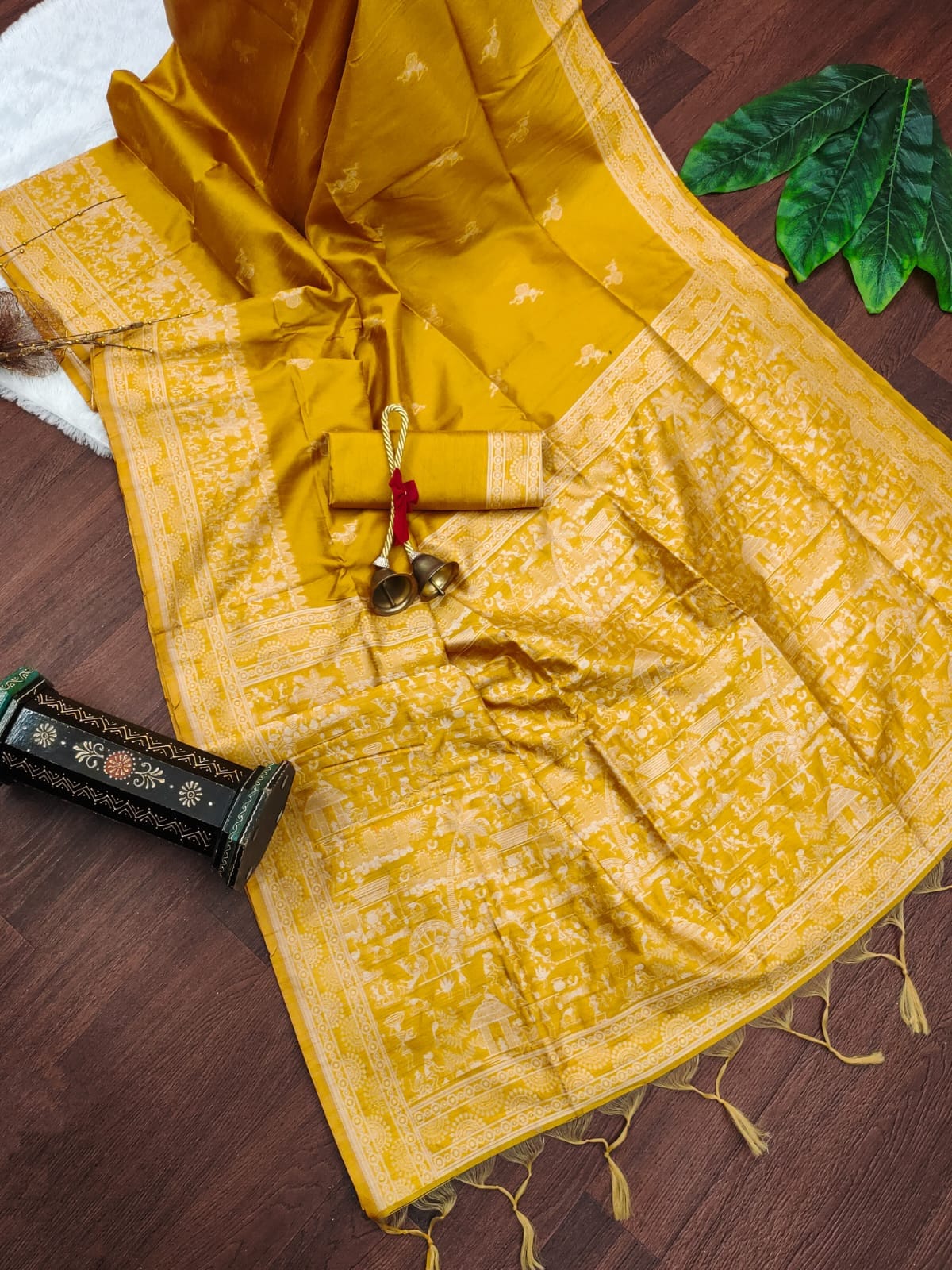 Avny - Banglori  raw silk saree with weaving pallu and border