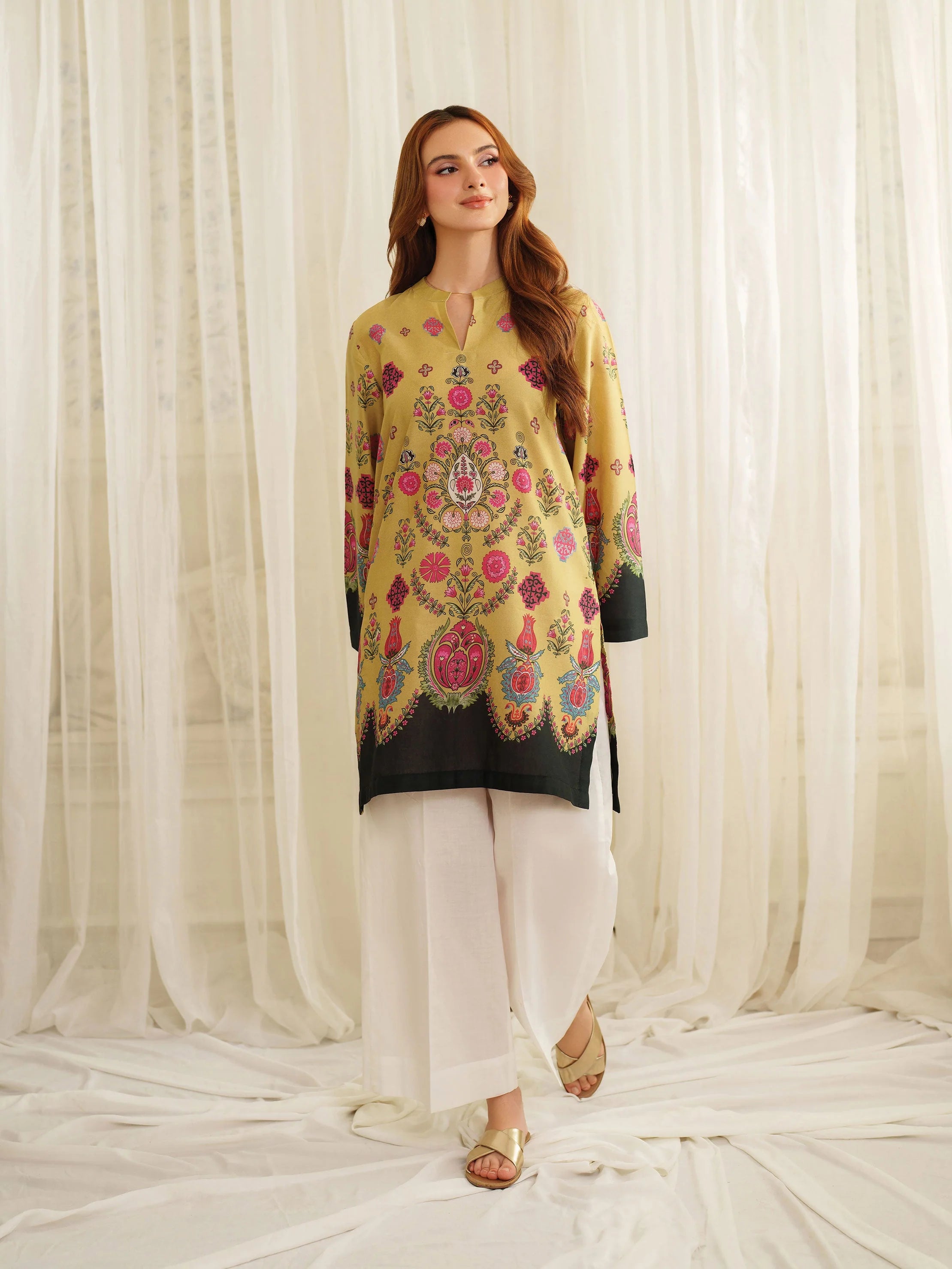 Moha pakishtani cordset print work