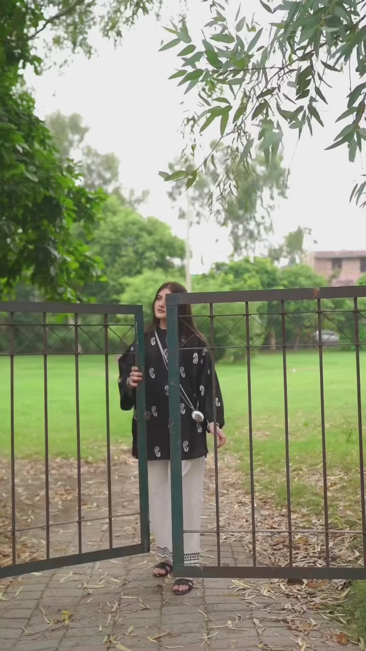 Mirai -Monochrome Muse - Zarah&Sarah