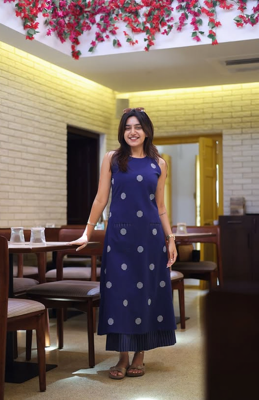Nayra- Cotton Polka Handloom Meera Set